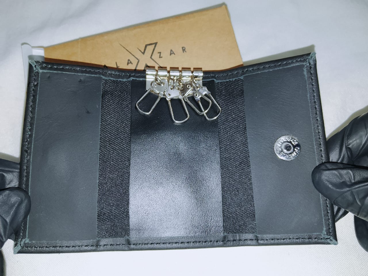 Alaxzar Premium Leather Key Organizer – Sleek & Compact