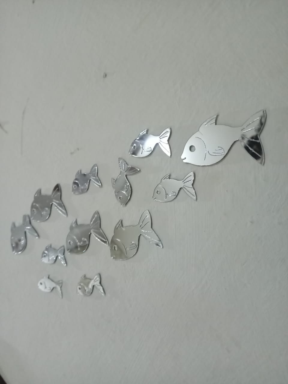 30 Pcs Acrylic Fishes Mirror Wall Art Decor Fishes Mirror Stickers Decals for Kids Girls Bedroom Bathroom Playroom silver