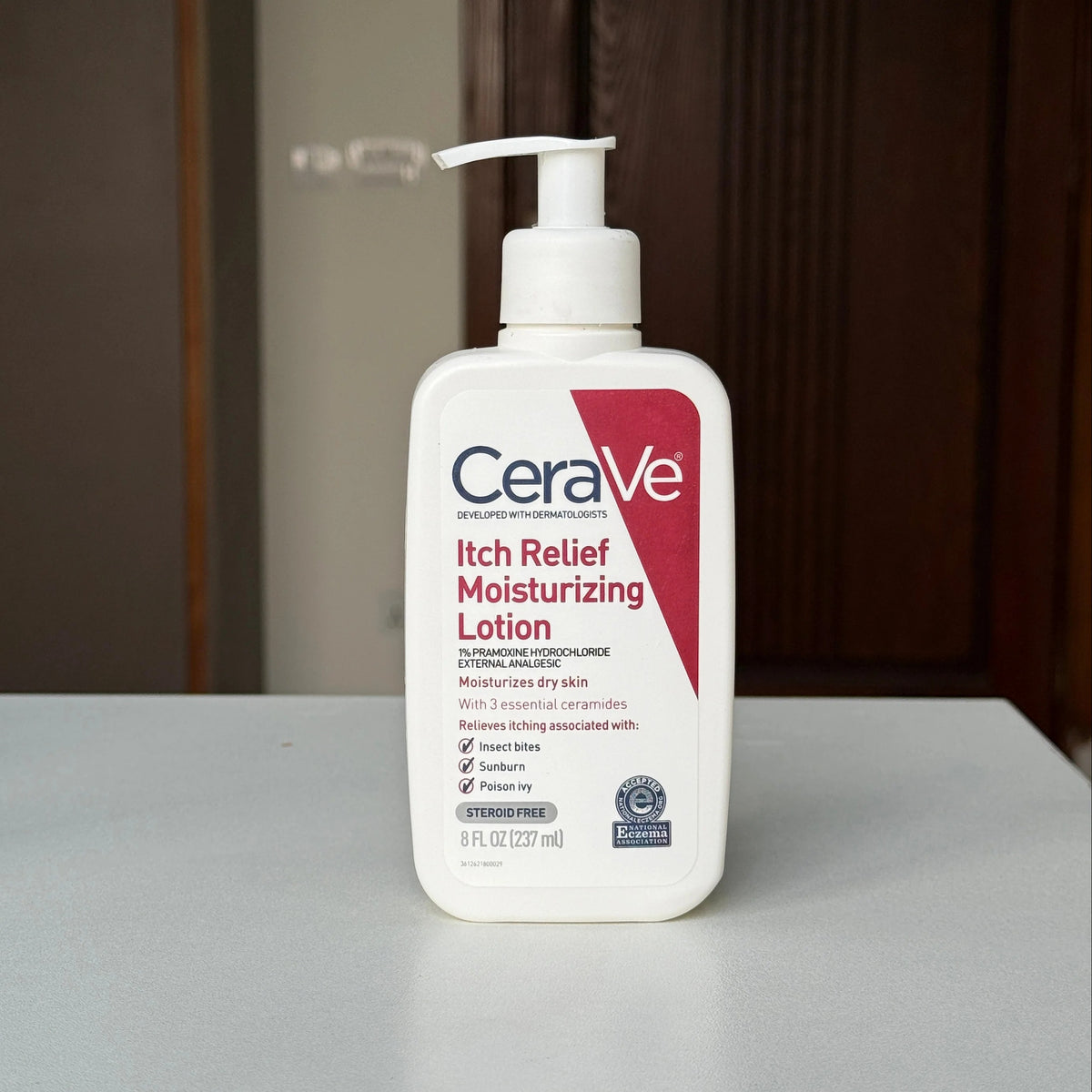CeraVe Itch Relief Moisturizing Lotion | Fast-Acting Relief For Dry, Itchy Skin | With Ceramides, Niacinamide & Hyaluronic Acid | 237ml